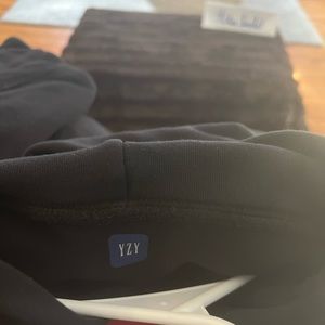 YEEZY X GAP HOODIE BLACK BRAND NEW UNWORN 100% authentic